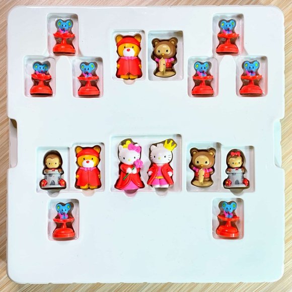 Hello Kitty Rare 30th Anniversary Chess Set In Tin - Picture 5 of 8